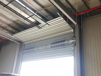 凯亿斯TSM-306背筋型提升门：坚固、保温、隔音、耐腐蚀图1