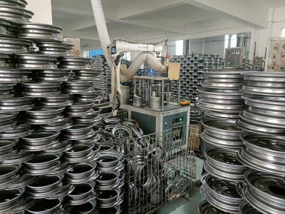 多工位电动车轮毂专用激光焊接机图3