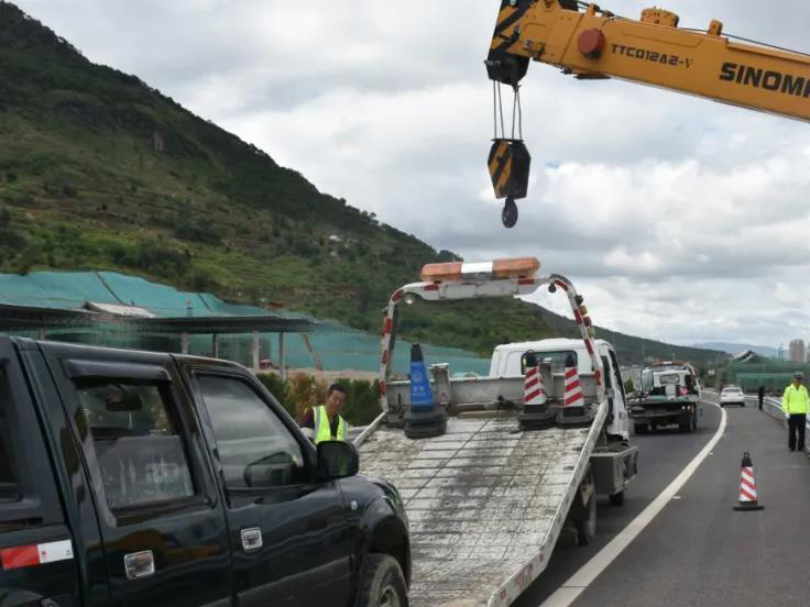 高速道路救援收费吗?高速拖车一次多少钱?
