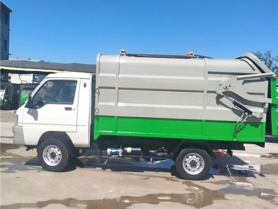 山东电动垃圾车***电动四轮垃圾清运车价格
