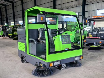 山东电动小型清扫车电动三轮扫地车厂家价格多少钱图2