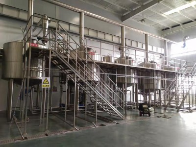 自动化大型精酿啤酒设备定做厂家  10吨糖化罐图2
