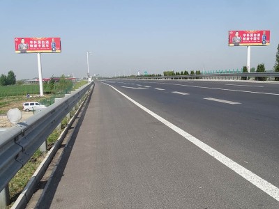 济南高速广告牌图3