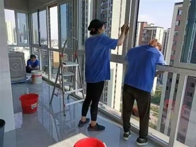 南京江北新区附近玻璃清洗预约上门电话 擦洗窗户玻璃怎么收费图4