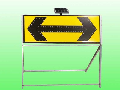 道路施工太阳能导向牌 led线形诱导标志报价交通设施图2