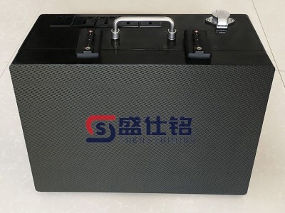 盛仕铭轻量化碳纤维仪器箱体